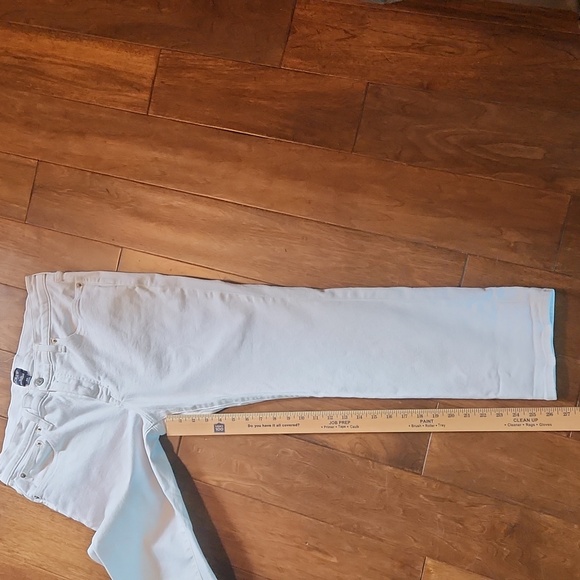 J. Crew white, slim boyfriend jeans in excellent condition! - Picture 10 of 11